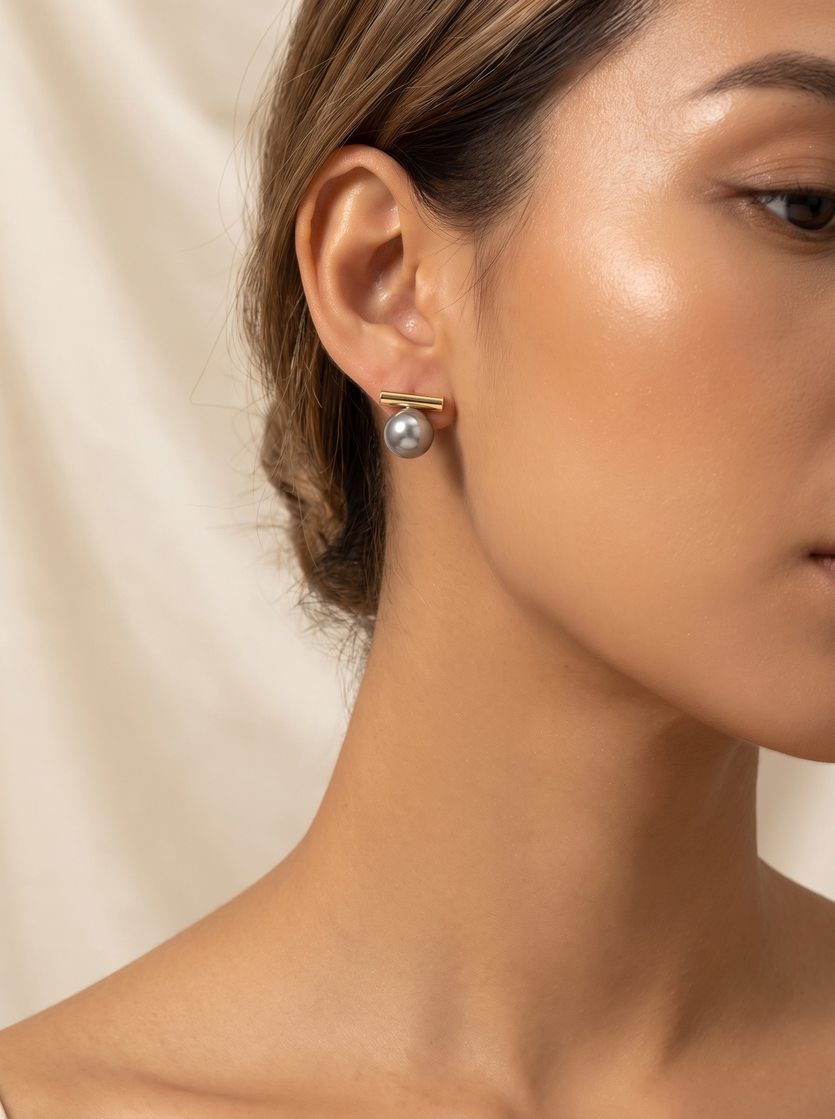 Eulalie Dark Pearl Stud Earrings 2
