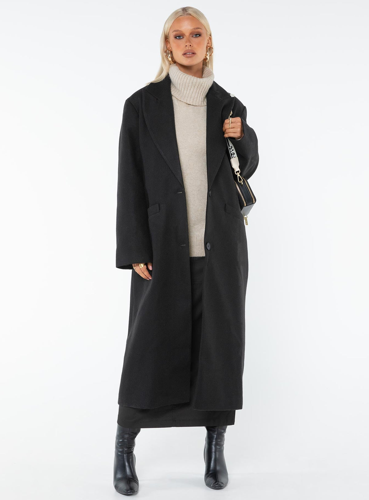 Olsen Wool Coat in Black Black 3