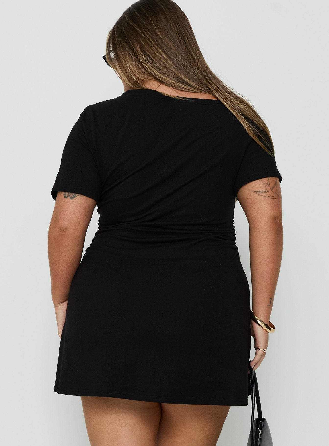 Avriana Off-Shoulder Mini Dress in Black Shirt Mini Dress Black Curve 5