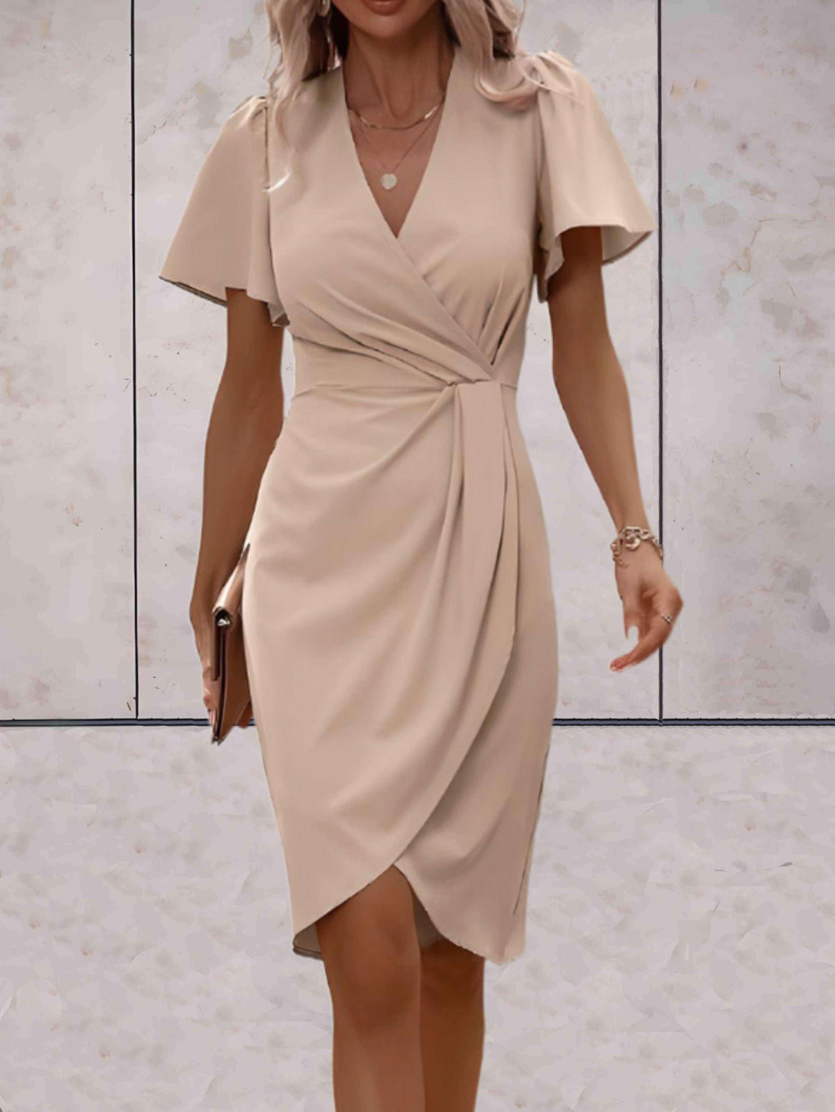 Margot Wrap Midi Dress Ausschnitt 2