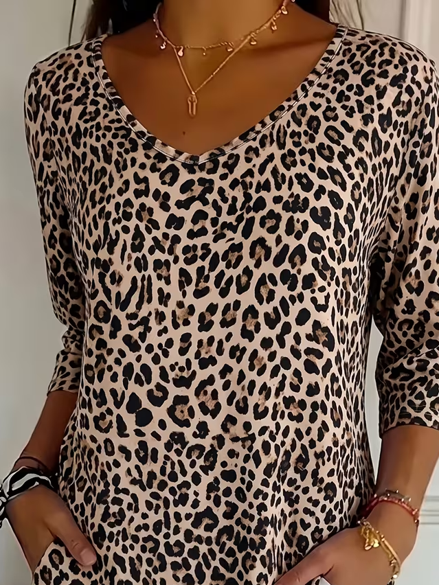 Margot Leopard V-Neck Tee shirt 2