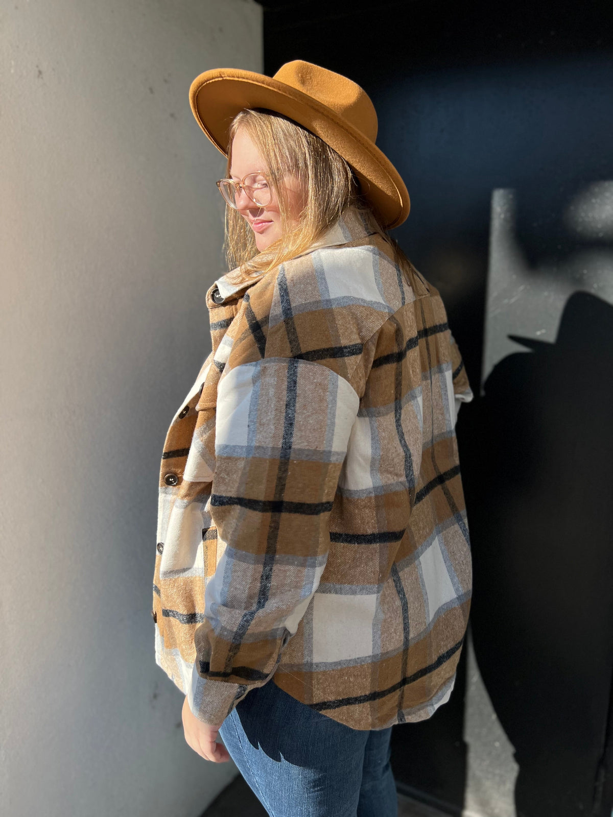 Harper Plaid Shacket Camel/Cream 2