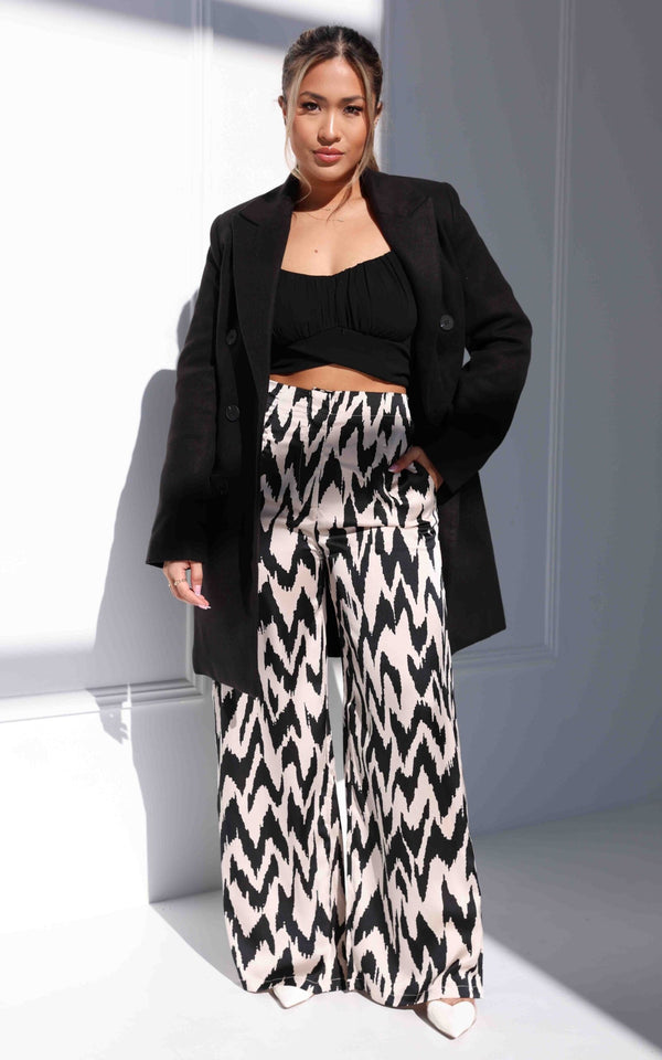 Noble Double-Breasted Coat in Black
