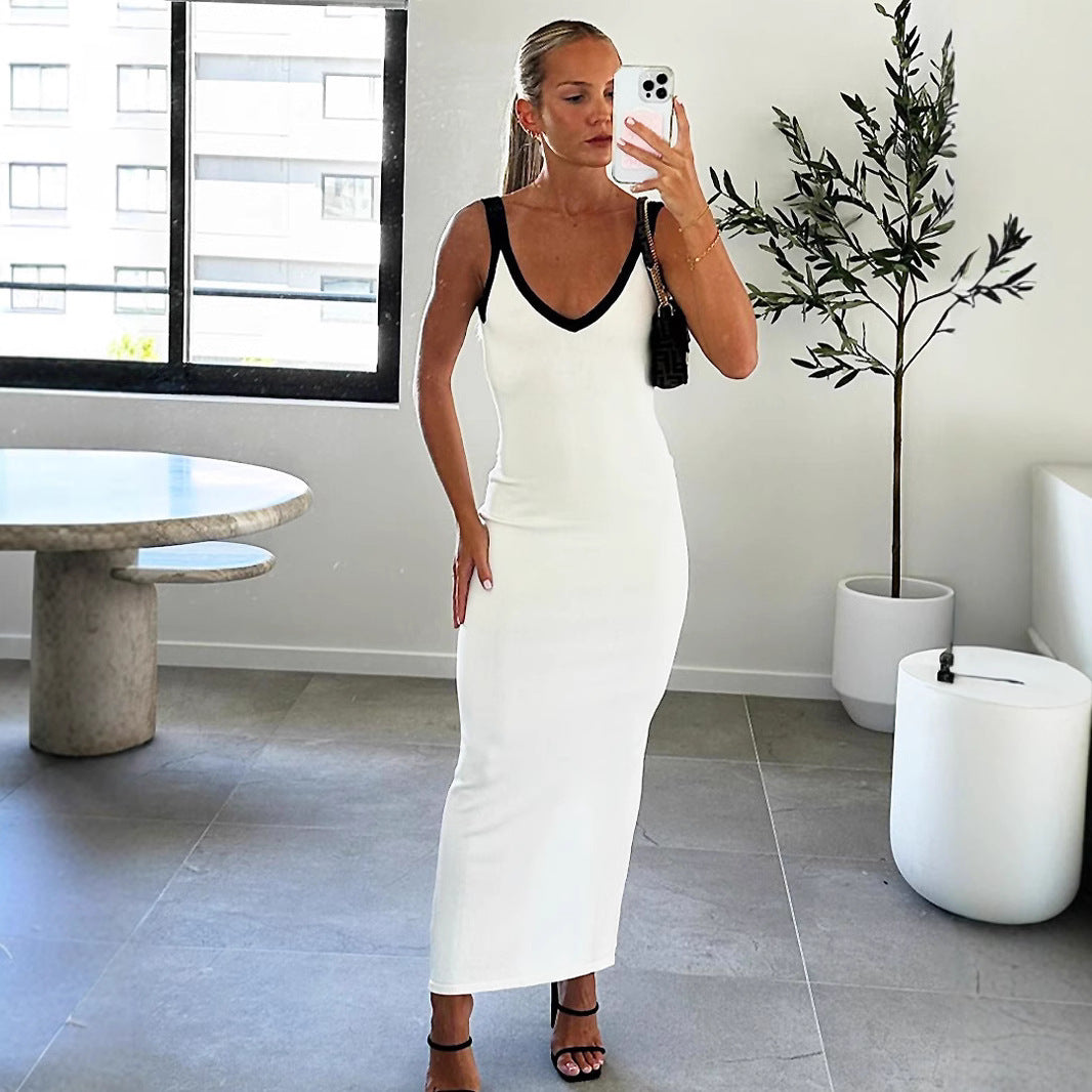 Vivienne V-Neck Satin Dress Ausschnitt 1