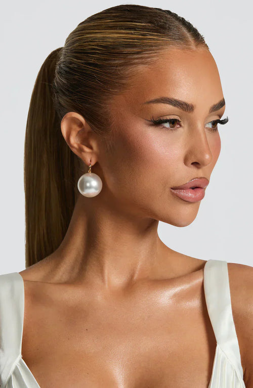 NATASHA PEARL DROP EARRINGS 1