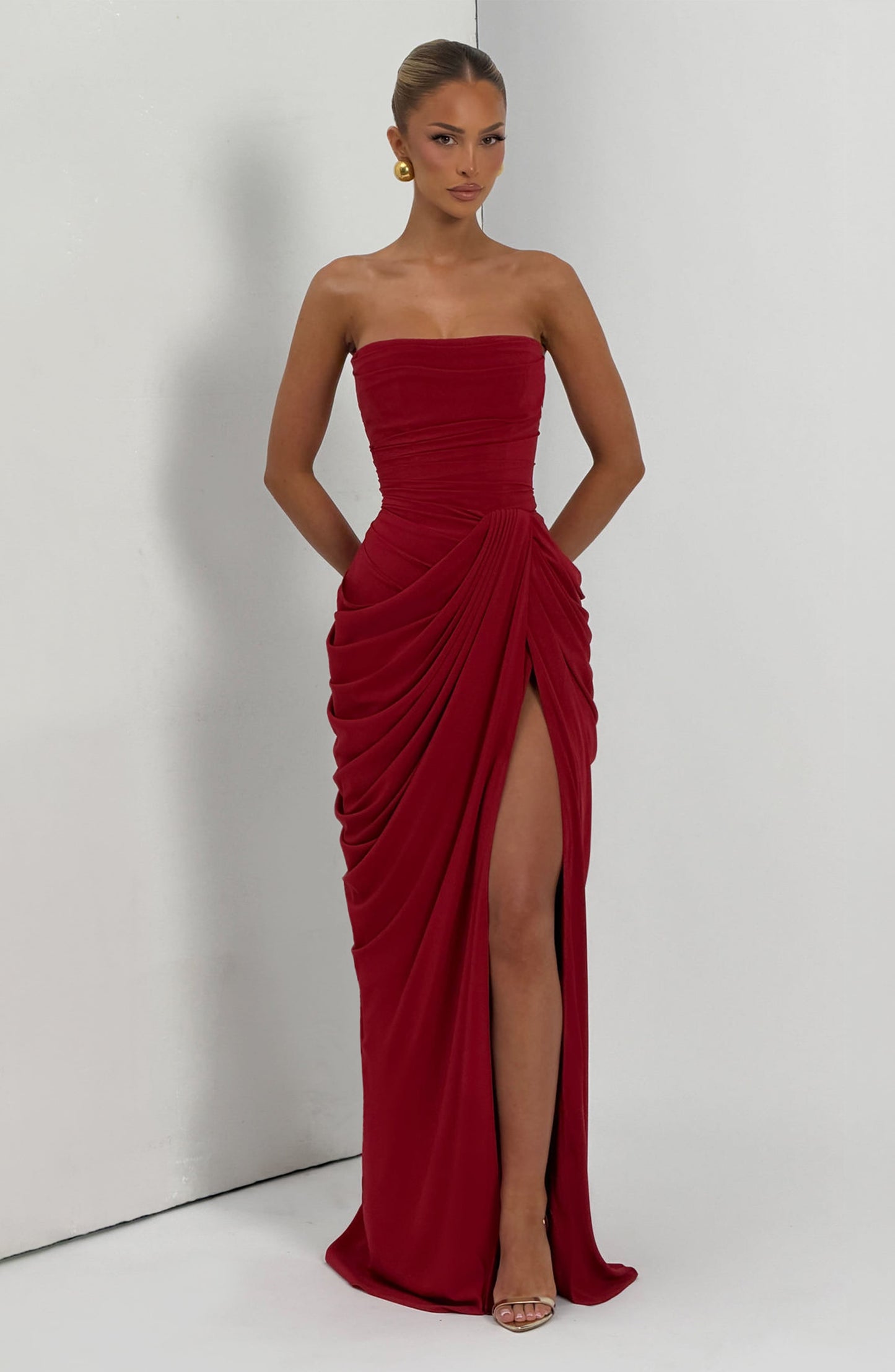 Cyra Linen Maxi Dress in Navy Deep Red 9