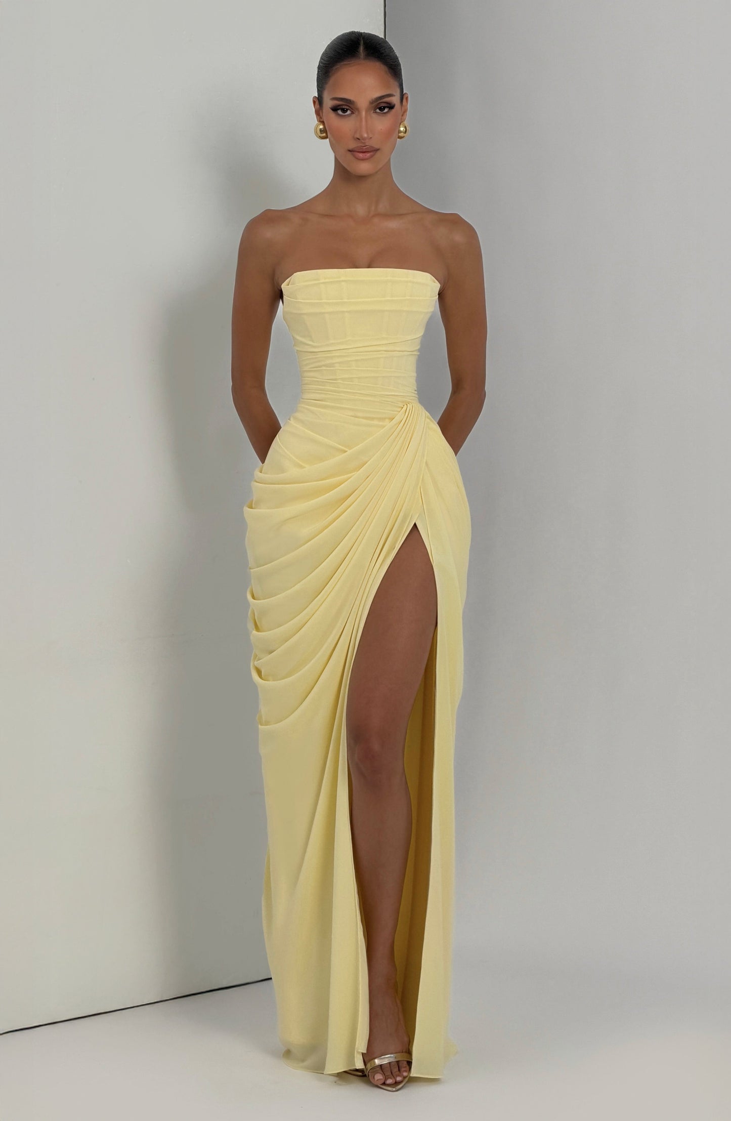 Cyra Linen Maxi Dress in Navy Lemon 6