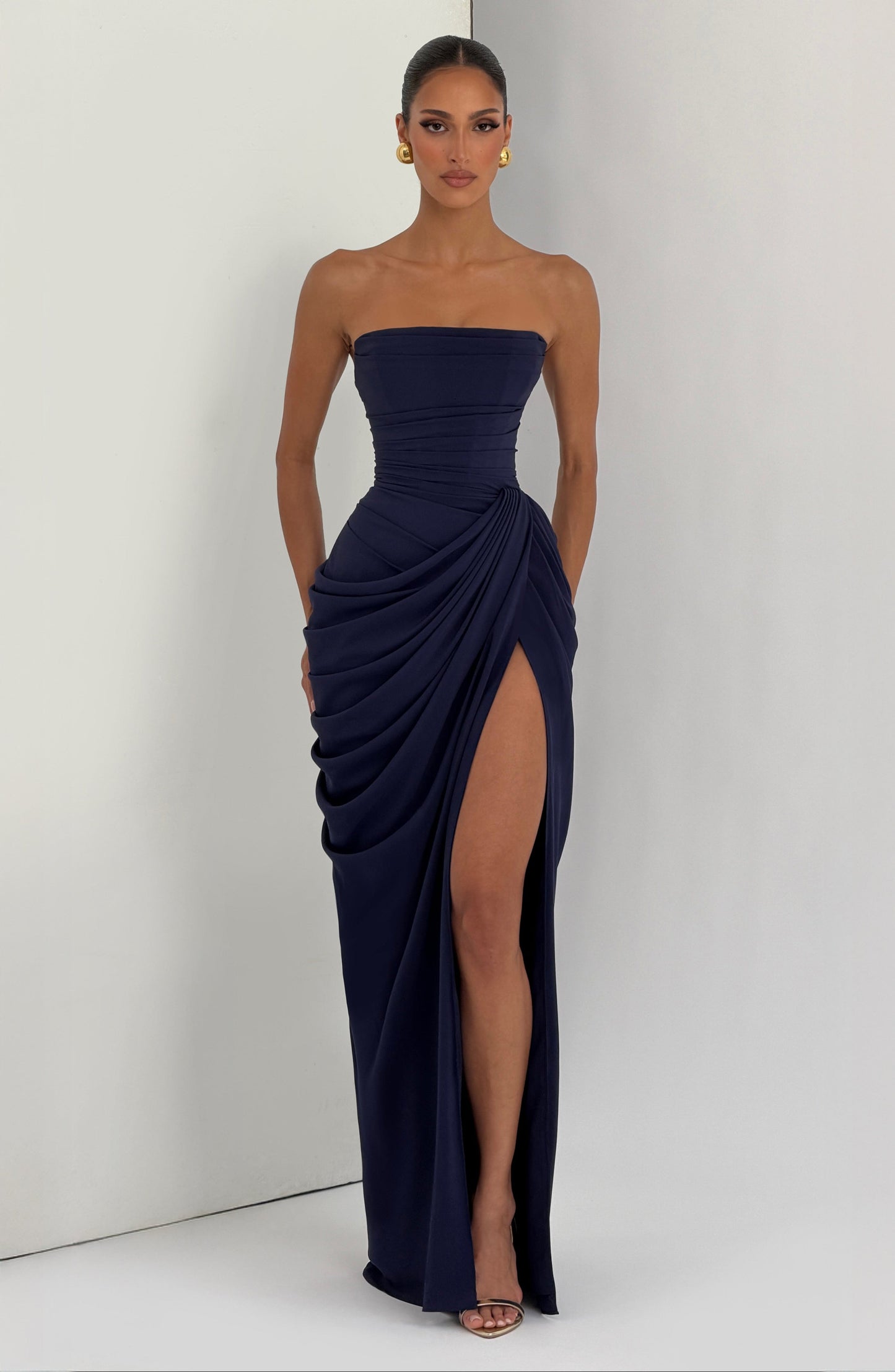 Cyra Linen Maxi Dress in Navy Navy 6