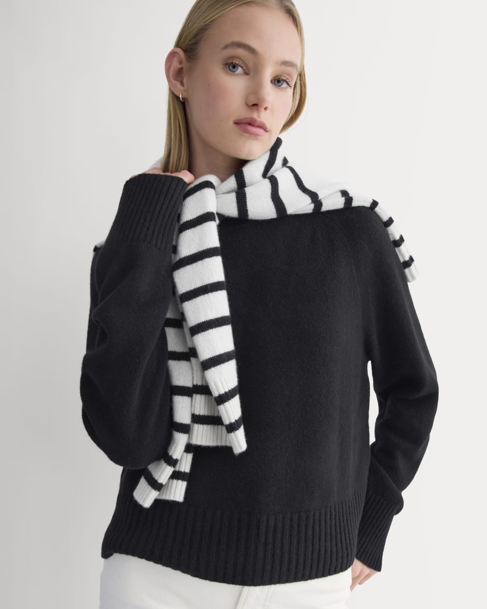 Margot Knit Sweater in Black Cashmere | Black 4