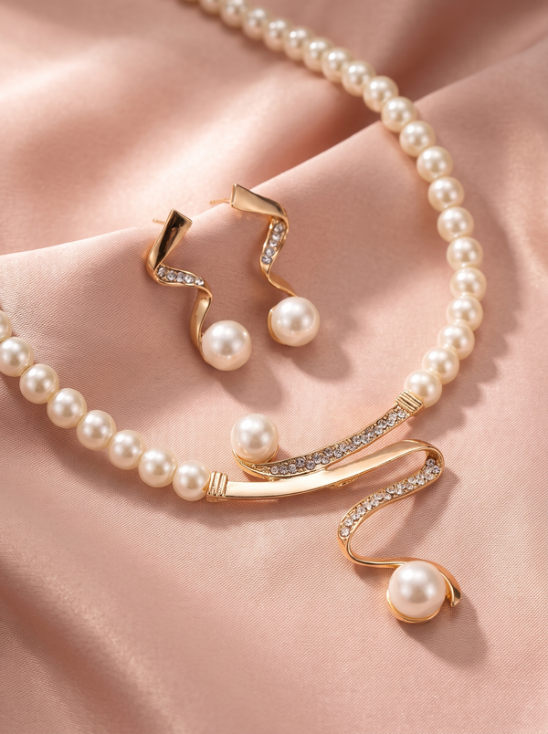 Adeline Pearl Necklace Set