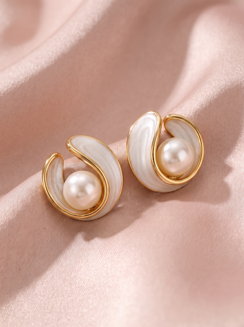 Delara Pearl Stud Earrings 1