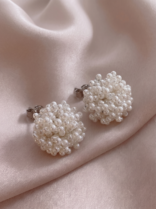 Isabelle Pearl Cluster Studs 1
