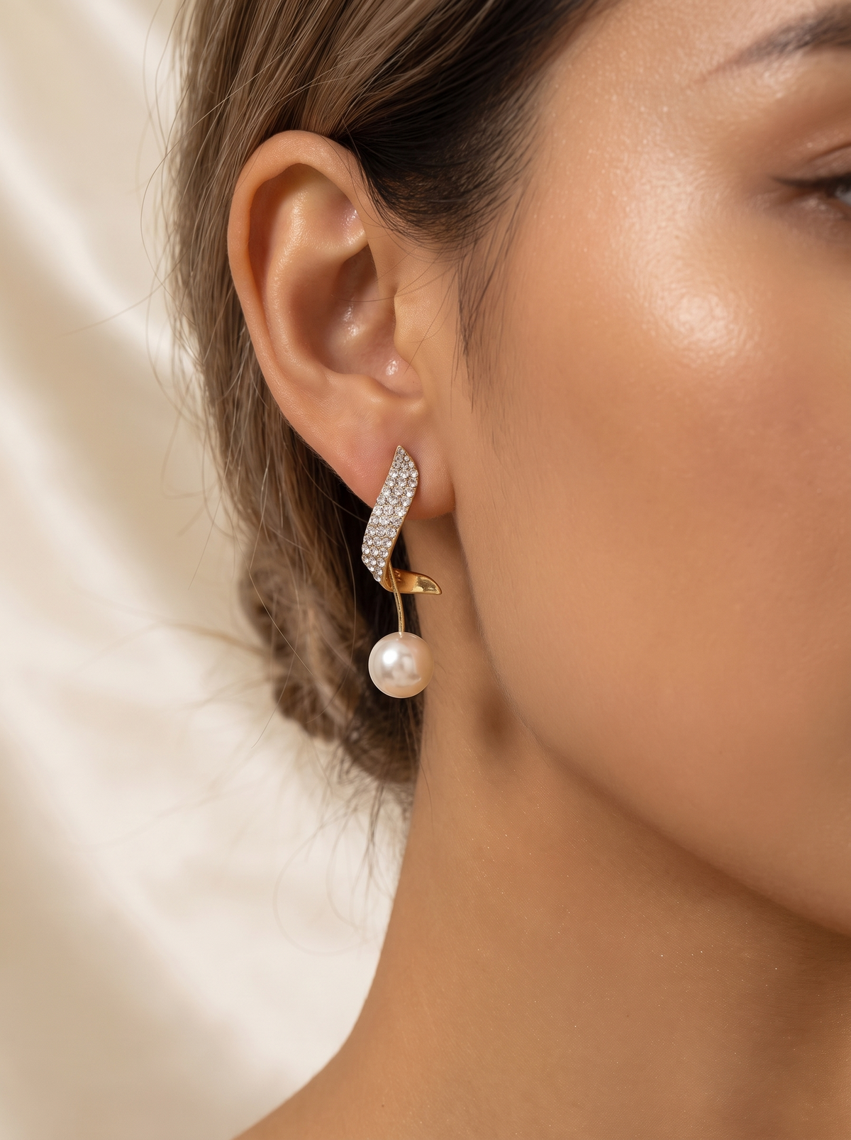 Marceline Crystal Feather Pearl Earrings 2