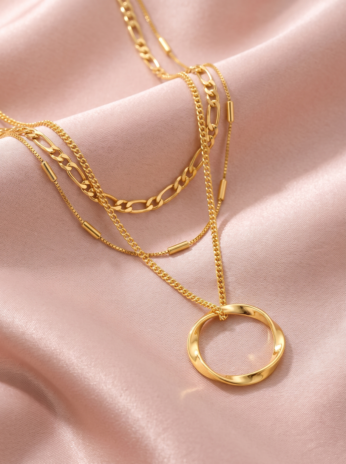 Kira Gold Circle Necklace Gold 1