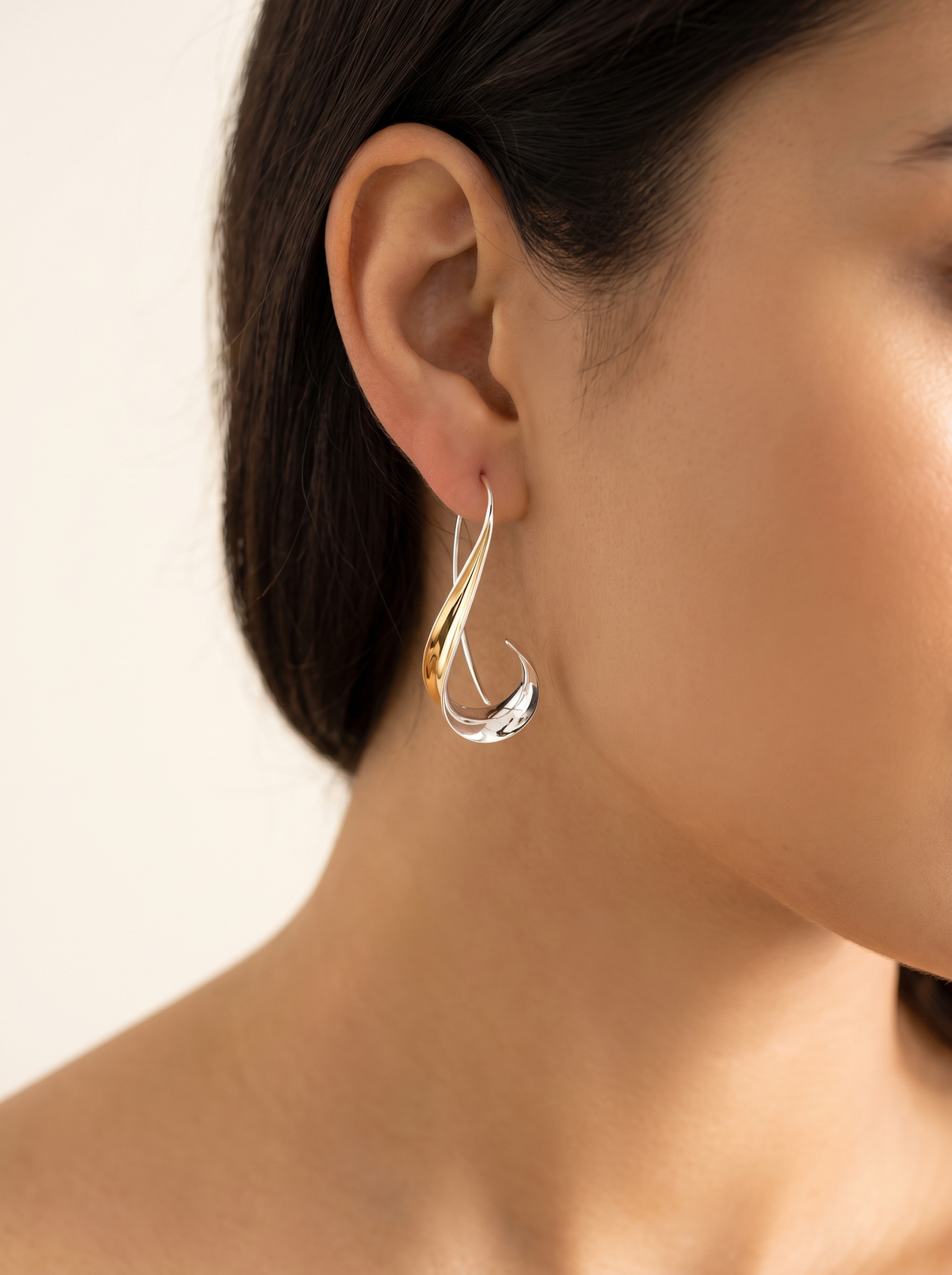 Elodie Gold Vintage Earrings Gold 2