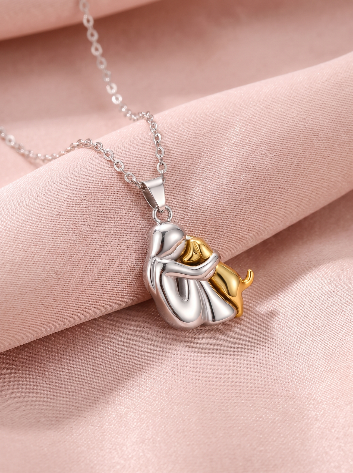 Wynter Hug Pendant with Earrings 1