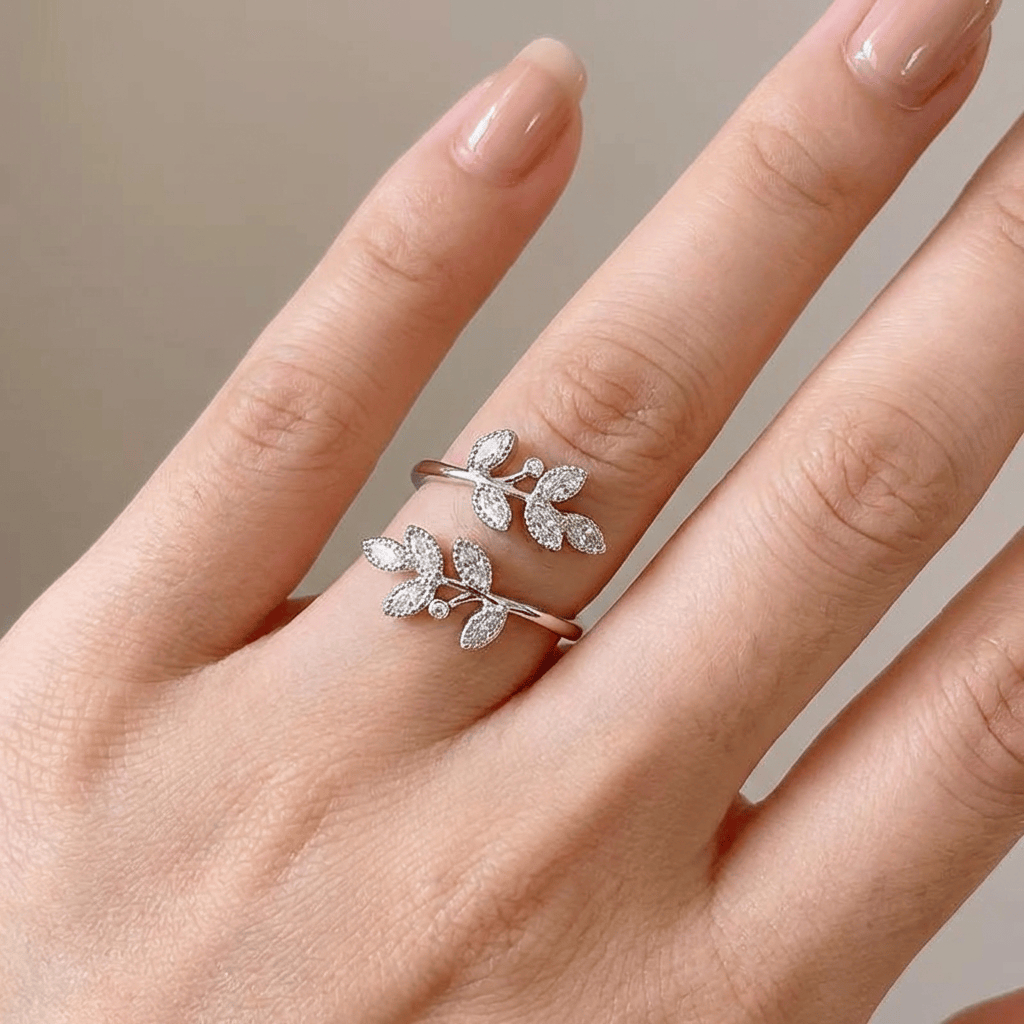 Wilhelmina Gold Ring White 4