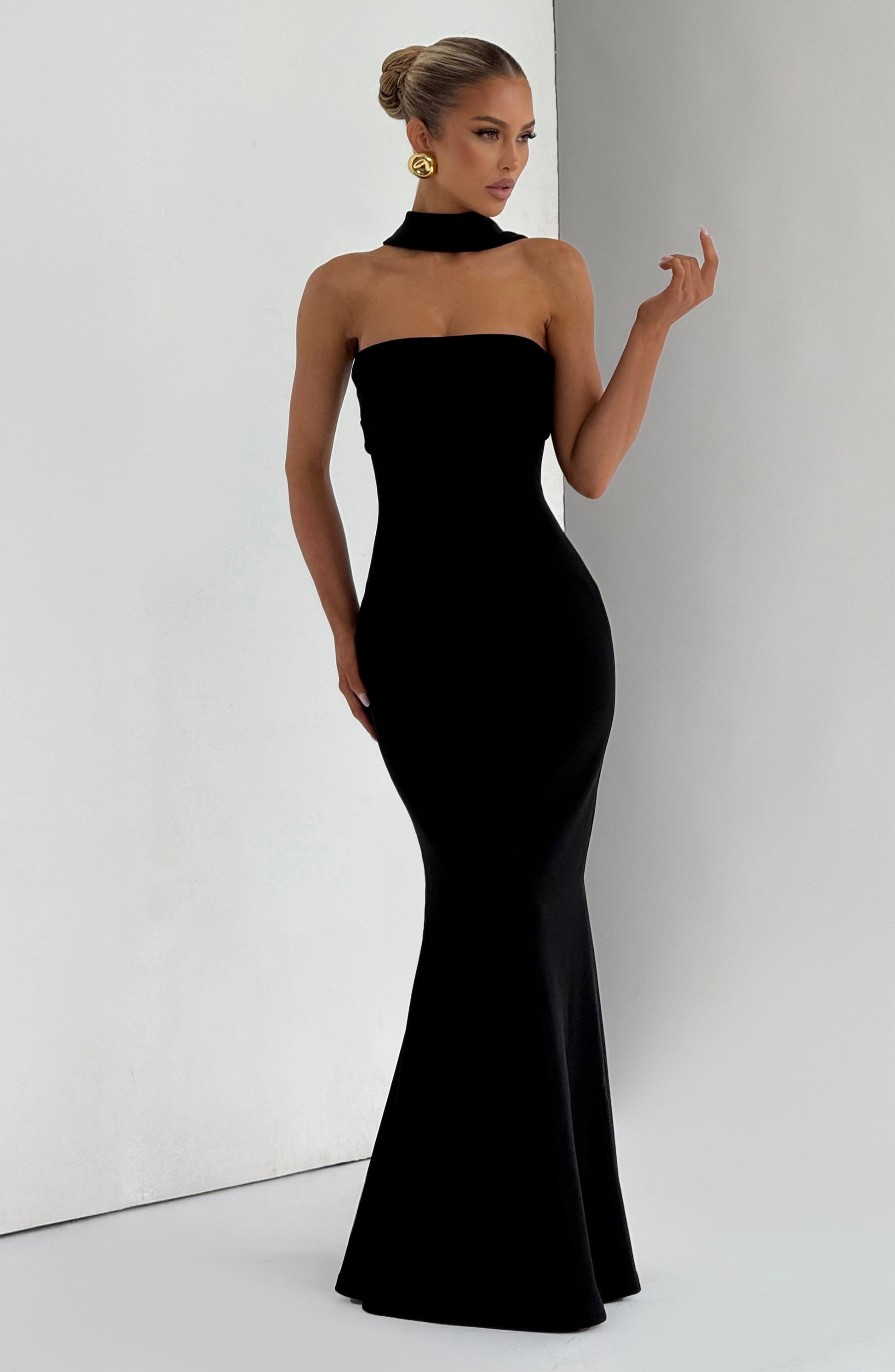 Leura Navy Maxi Dress Black 8
