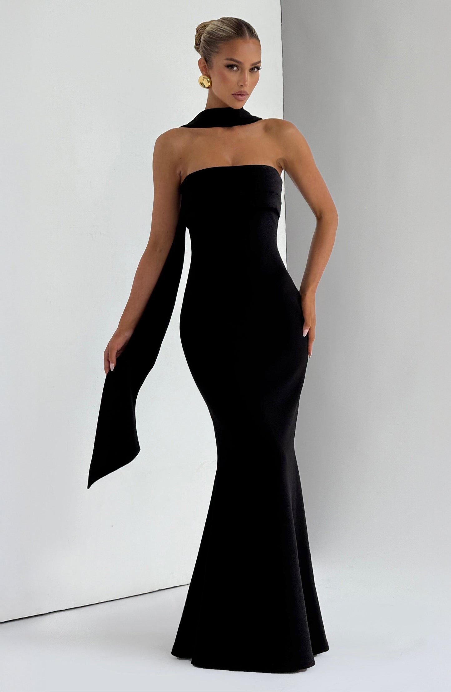 Leura Navy Maxi Dress Black 7