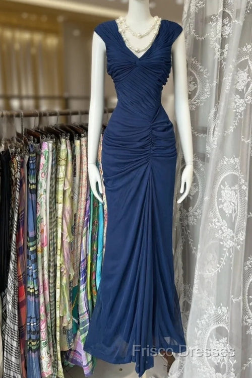 Margot Mermaid Gown in Navy Picture Color 1